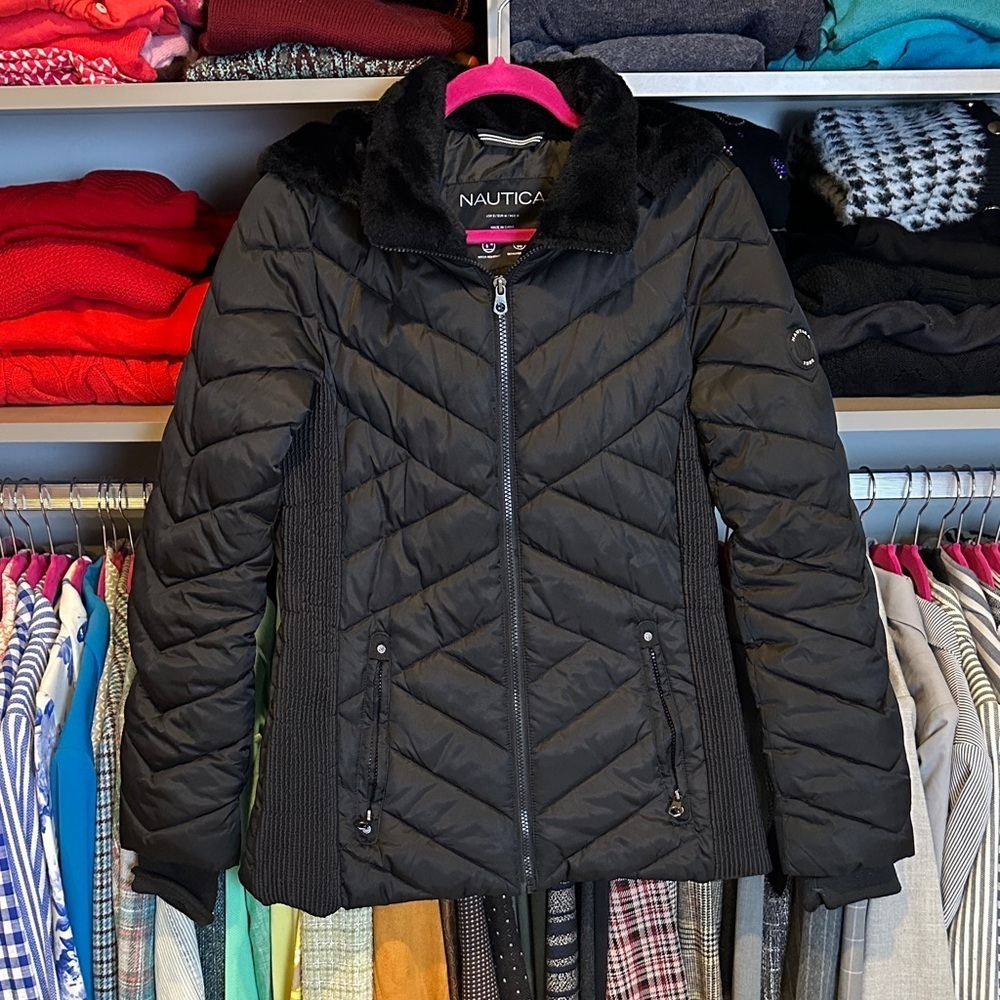 Nautica black 2 pocket faux fur detachable hood puffer coat size S